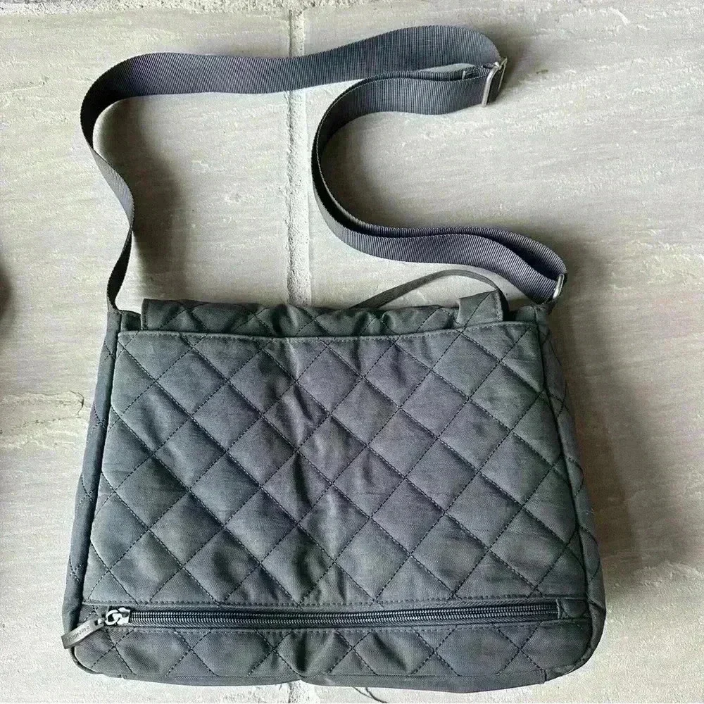 Baggallini Gray Quilted Crossbody Messenger Triple Zip‎ Flap Bag Purse w Pouch